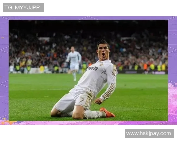 用碎手机拼搏成名的足球明星背后的励志故事与奋斗历程