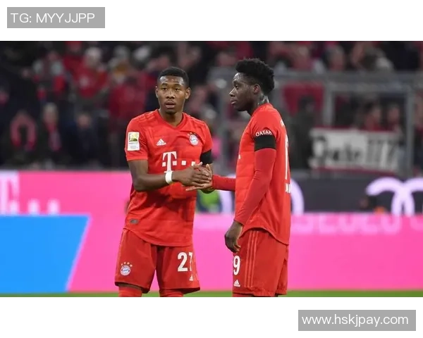 足球明星戴维斯在关键比赛中巧妙躲过红牌展现高超球技与冷静应对能力 足球明星戴维斯在关键比赛中巧妙躲过红牌展现高超球技与冷静应对能力