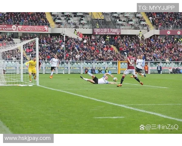 足球明星汇聚的精彩壁纸展示让你感受绿茵场上的激情与魅力 足球明星汇聚的精彩壁纸展示让你感受绿茵场上的激情与魅力