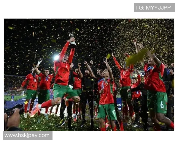 足球明星腾飞瞬间高清图集展现运动魅力与激情的完美结合 足球明星腾飞瞬间高清图集展现运动魅力与激情的完美结合